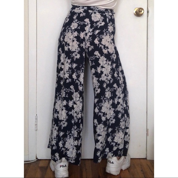 Wide-leg high-waisted floral pants from F21 - Picture 2 of 3